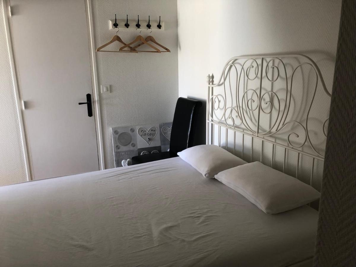 Fleur D'Iris Bed & Breakfast Perpezac-le-Blanc Екстериор снимка
